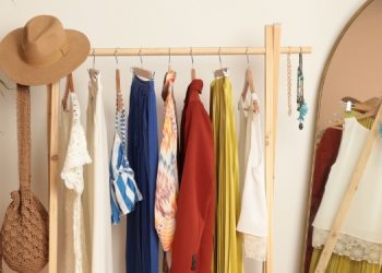 Какие товары наиболее продаются в Интернете?